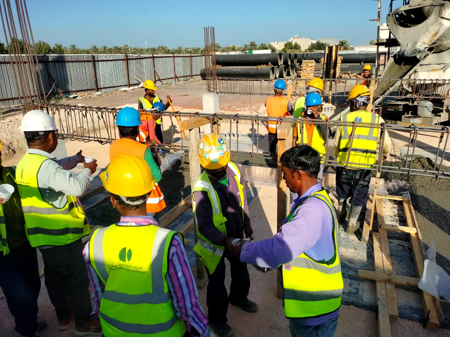 Concrete crew carrying out structural casting